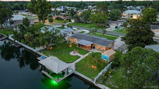 1302 SE Paradise Avenue, Crystal River, FL 34429