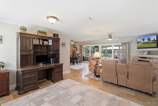 1302 SE Paradise Avenue, Crystal River, FL 34429