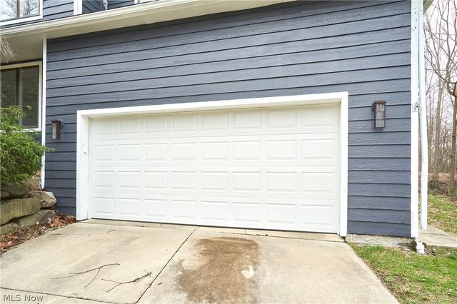718 Stonecliff Drive, Akron, OH 44313