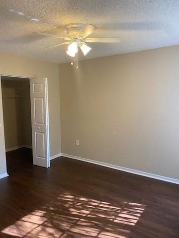 4197 N Haverhill Road 209, West Palm Beach, FL 33417