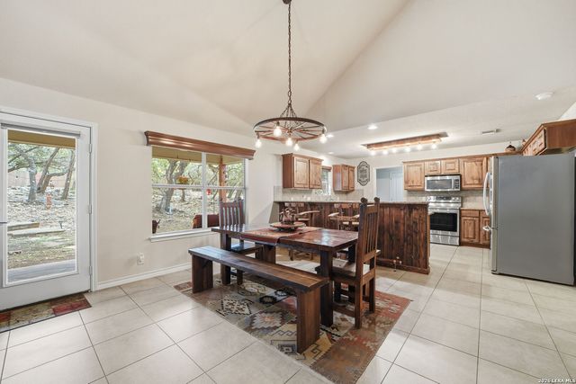 1777 CROSSBOW DR, Canyon Lake, TX 78133