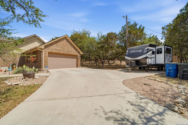 1777 CROSSBOW DR, Canyon Lake, TX 78133