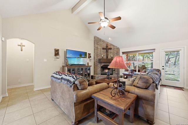 1777 CROSSBOW DR, Canyon Lake, TX 78133