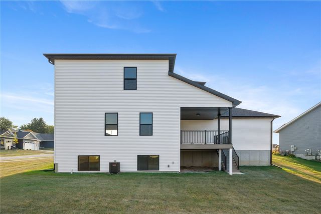 436 Dawson Drive, West Branch, IA 52358