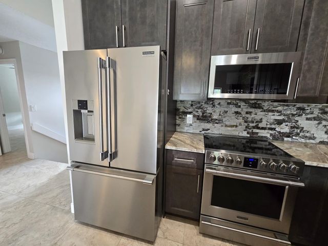 706 Freedom Court 706, Deerfield Beach, FL 33442