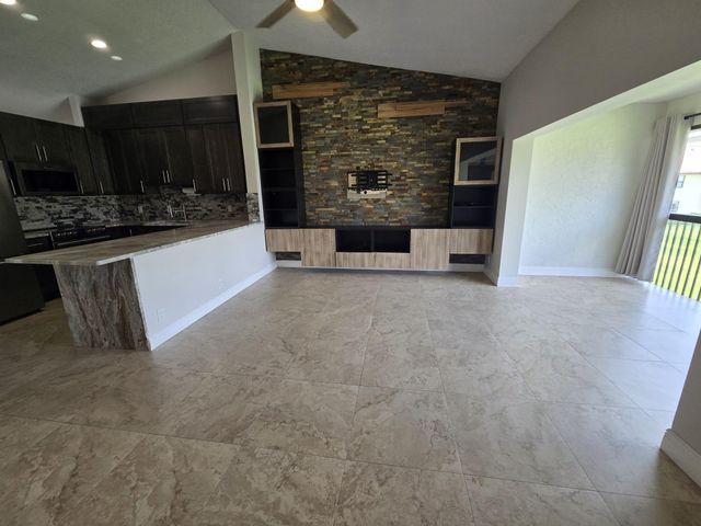 706 Freedom Court 706, Deerfield Beach, FL 33442