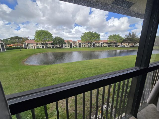 706 Freedom Court 706, Deerfield Beach, FL 33442