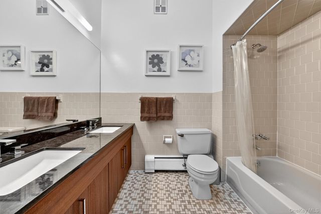 6 Pelham Court, Nanuet, NY 10954