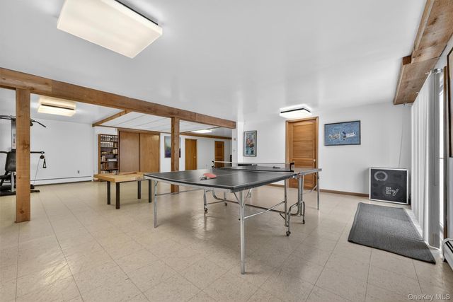 6 Pelham Court, Nanuet, NY 10954