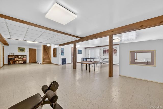 6 Pelham Court, Nanuet, NY 10954