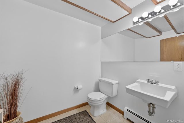 6 Pelham Court, Nanuet, NY 10954