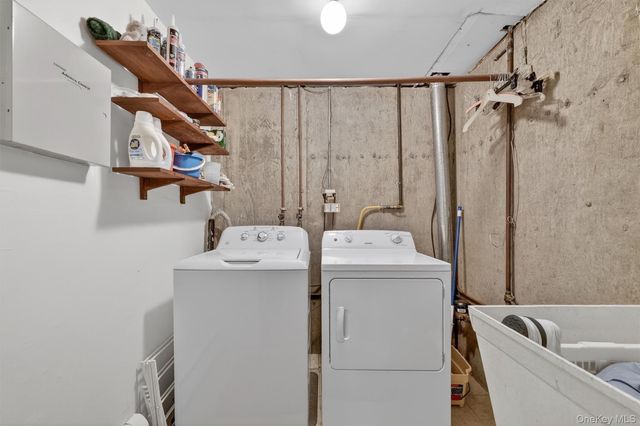 6 Pelham Court, Nanuet, NY 10954