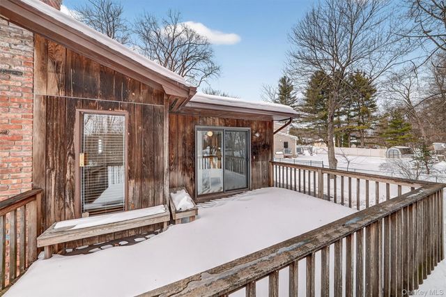 6 Pelham Court, Nanuet, NY 10954