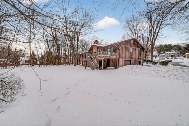 6 Pelham Court, Nanuet, NY 10954