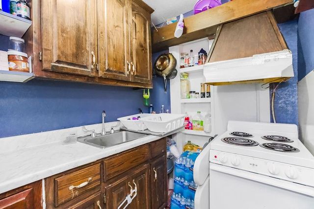 1 McGrew Grove Street, Kansas City, KS 66101