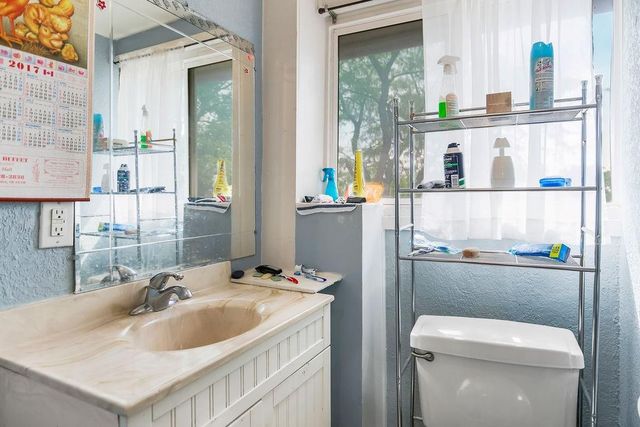 1 McGrew Grove Street, Kansas City, KS 66101