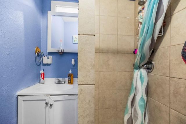 1 McGrew Grove Street, Kansas City, KS 66101