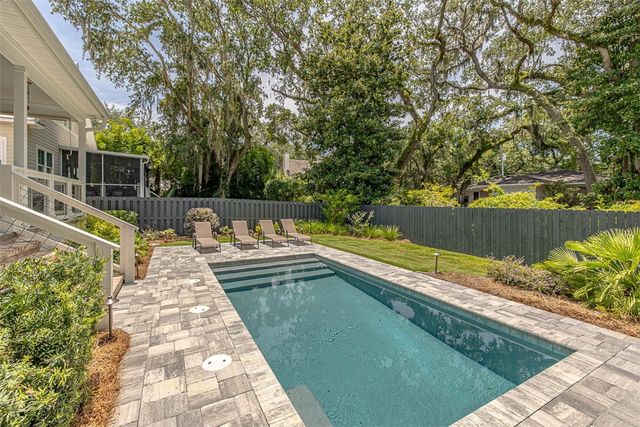 311 Peachtree Street, St Simons Island, GA 31522