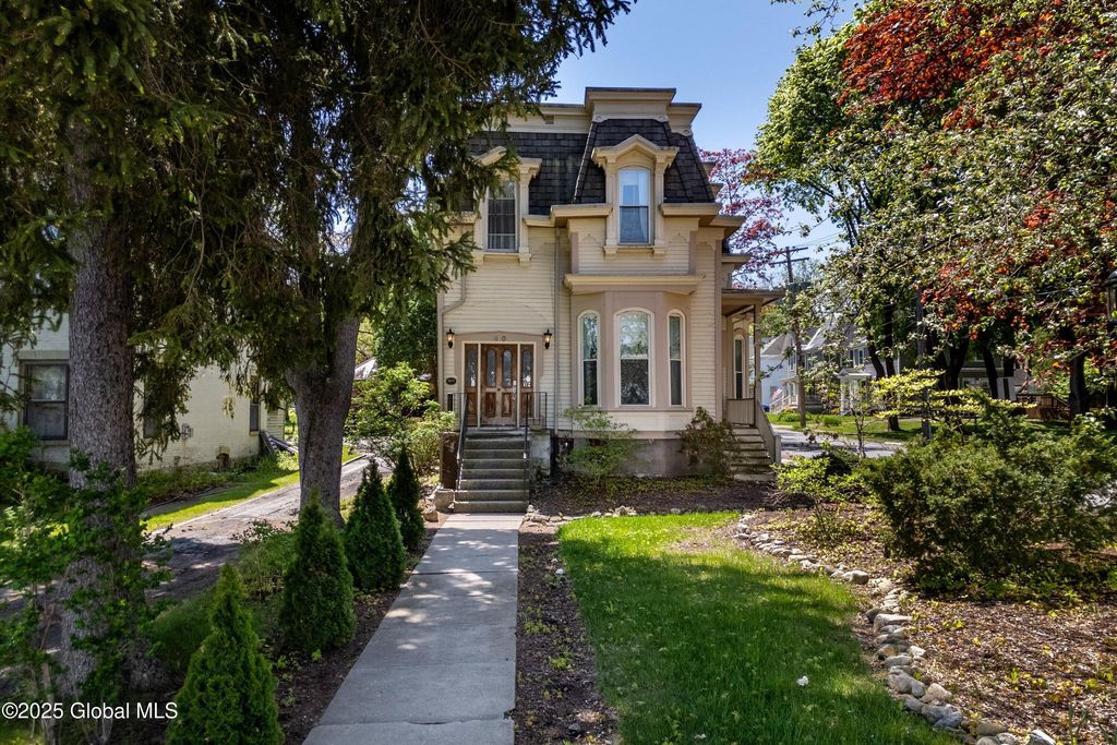 49 W High Street, Ballston Spa, NY 12020