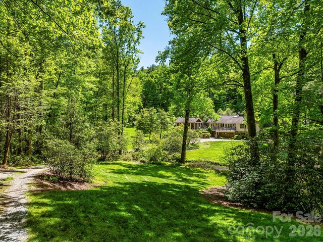 1213 Bull Pen Road, Cashiers, NC 28717
