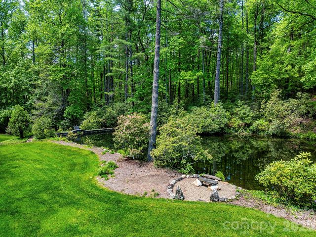 1213 Bull Pen Road, Cashiers, NC 28717
