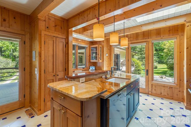 1213 Bull Pen Road, Cashiers, NC 28717