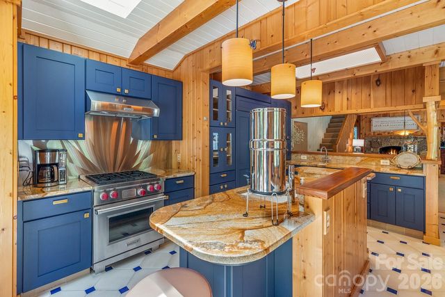 1213 Bull Pen Road, Cashiers, NC 28717