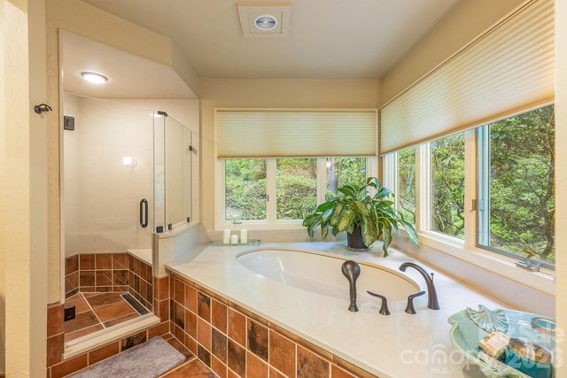 1213 Bull Pen Road, Cashiers, NC 28717