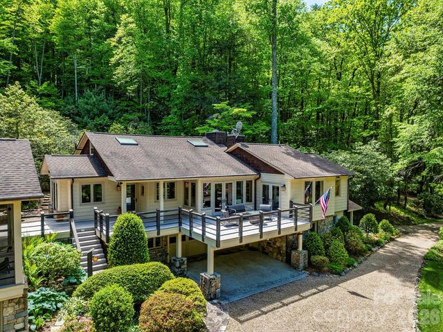 1213 Bull Pen Road, Cashiers, NC 28717