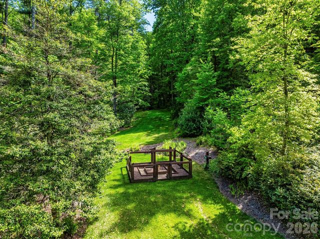 1213 Bull Pen Road, Cashiers, NC 28717
