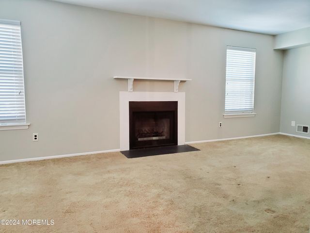 912 Wellington Place, Aberdeen, NJ 07747