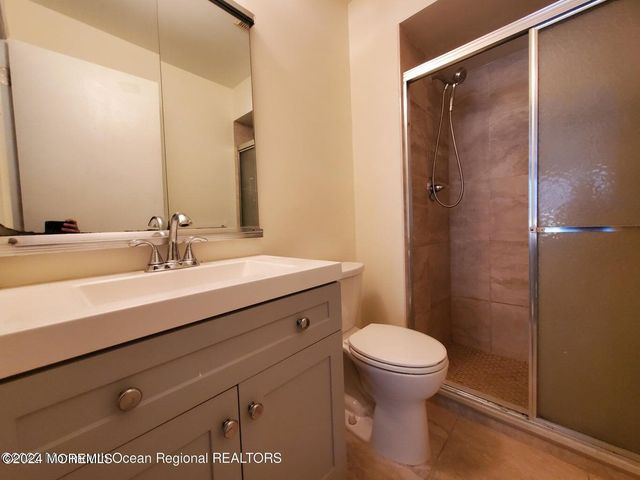 912 Wellington Place, Aberdeen, NJ 07747