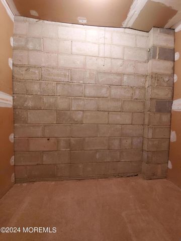 912 Wellington Place, Aberdeen, NJ 07747