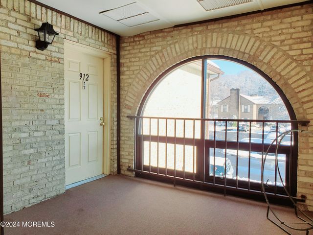 912 Wellington Place, Aberdeen, NJ 07747