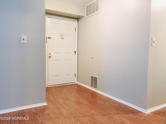 912 Wellington Place, Aberdeen, NJ 07747