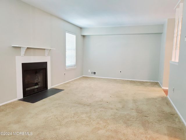 912 Wellington Place, Aberdeen, NJ 07747