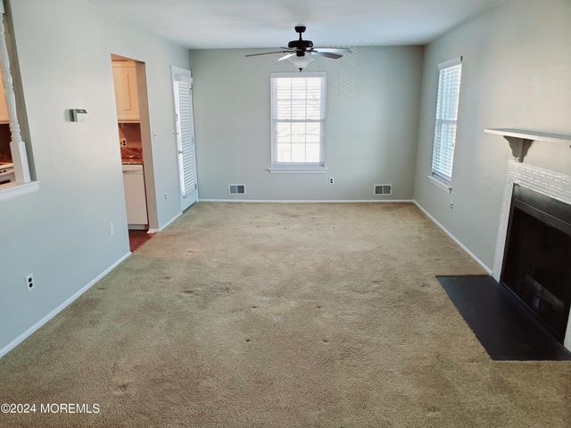 912 Wellington Place, Aberdeen, NJ 07747