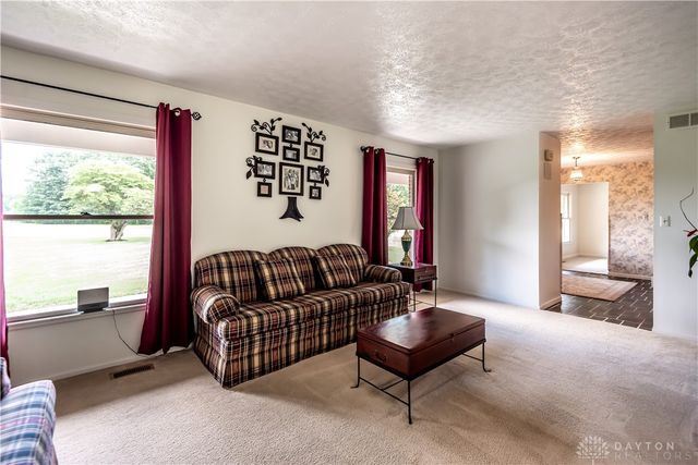 1711 Mcclellan Road, Xenia, OH 45385