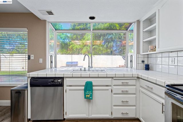 1930 Tahoe Cir, Tracy, CA 95376