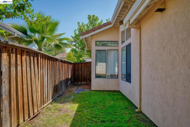 1930 Tahoe Cir, Tracy, CA 95376