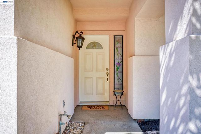 1930 Tahoe Cir, Tracy, CA 95376