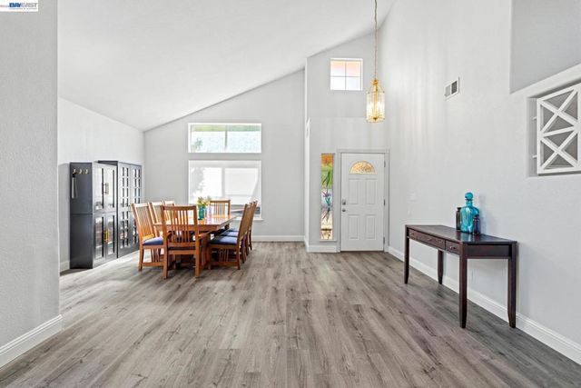1930 Tahoe Cir, Tracy, CA 95376