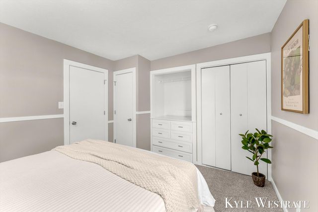 489 W 23rd Street, Holland City, MI 49423