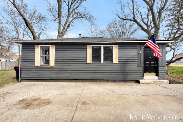 489 W 23rd Street, Holland City, MI 49423
