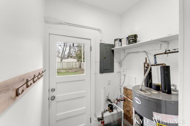 489 W 23rd Street, Holland City, MI 49423