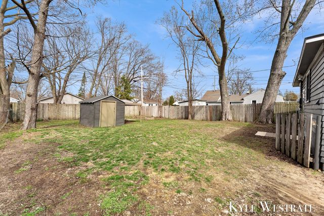 489 W 23rd Street, Holland City, MI 49423