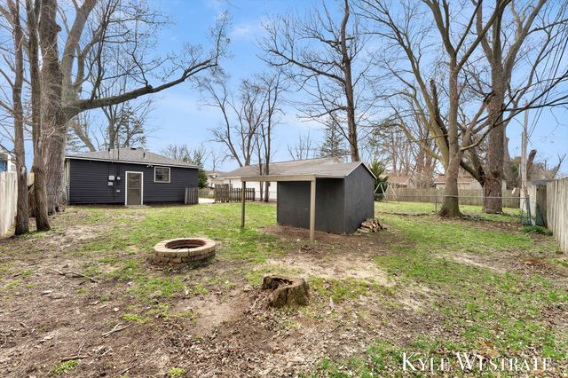 489 W 23rd Street, Holland City, MI 49423