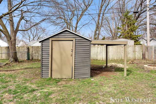 489 W 23rd Street, Holland City, MI 49423