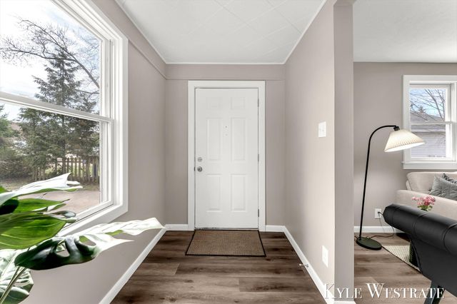 489 W 23rd Street, Holland City, MI 49423