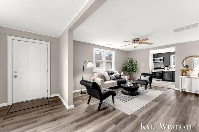 489 W 23rd Street, Holland City, MI 49423